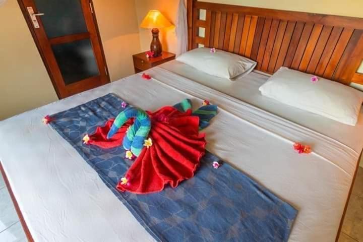 Kputra Homestay Amed Exterior foto